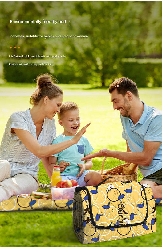 Waterproof Foldable Picnic Blanket with strawberry Print - 200x200cm Tristar Online