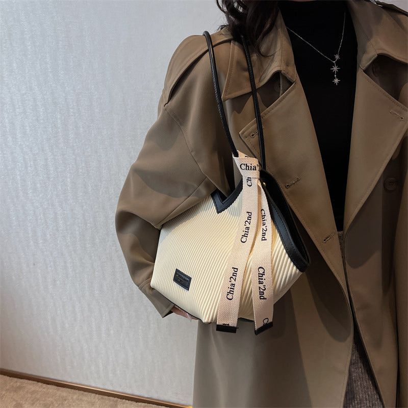 Chic Textured PU Leather Tote Bag with V-Cut Design & Decorative Ribbon Strap Accent(black) Tristar Online