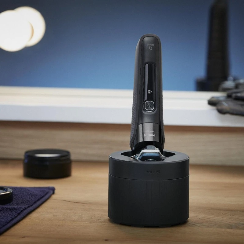 Philips Series 7000 SkinIQ Wet & Dry Electric Shaver (AU Version) Philips