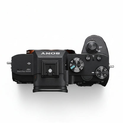 Sony Alpha A7 III + FE 24–105mm f/4 G OSS