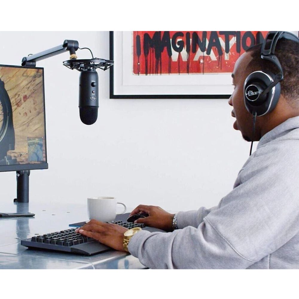 Logitech Blue Yeticaster – Complete Blue Yeti Mic Kit for Streaming & Recording, Black