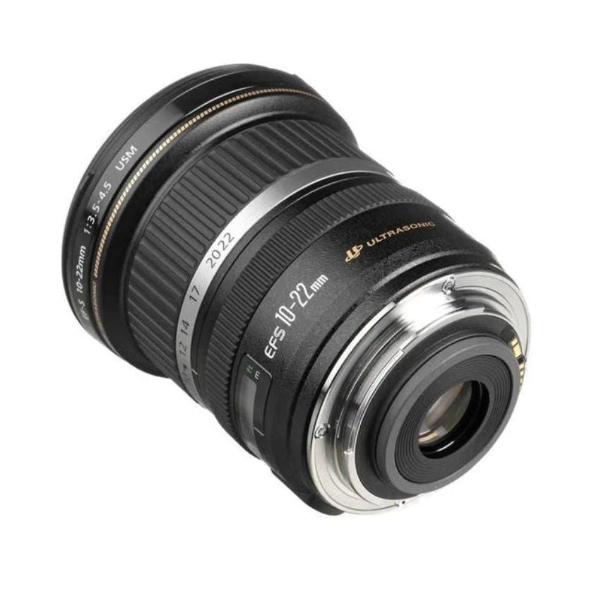 Canon EF-S 10-22mm lens showing focus and zoom rings