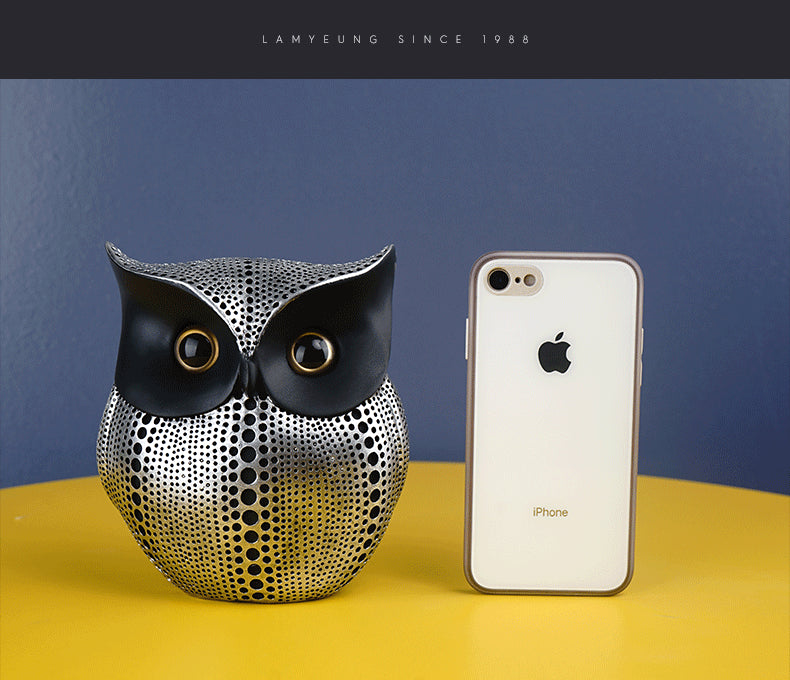 White resin owl statue - modern perforated design for living room TV cabinet and entryway decoration Tristar Online