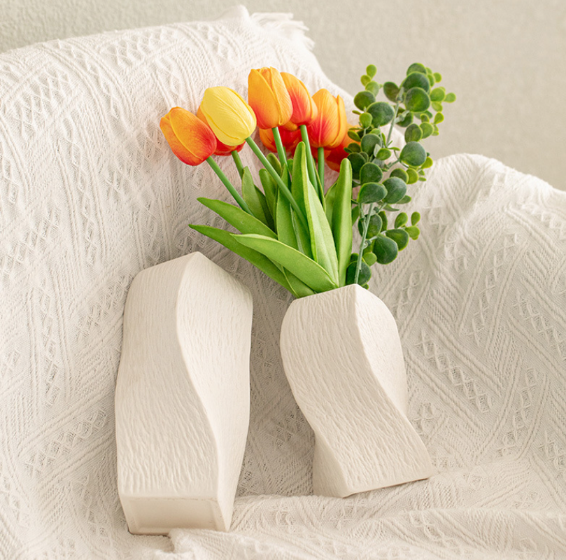 White Abstract Twisted Ceramic Vase - Artistic Minimalist Flower Holder for Home Decor (20x10x10cm) Tristar Online