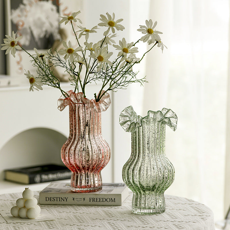 Green Elegant Glow-in-the-Dark Glass Vase - Vintage-Style Ruffled & Ribbed Centrepiece Tristar Online