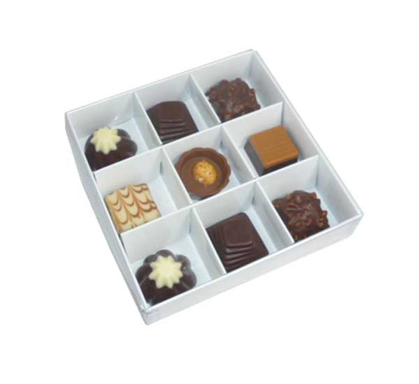 100 Pack of White Card Chocolate Sweet Soap Product Reatail Gift Box - 9 bay 4x4x3cm Compartments  - Clear Slide On Lid - 12x12x3cm Tristar Online