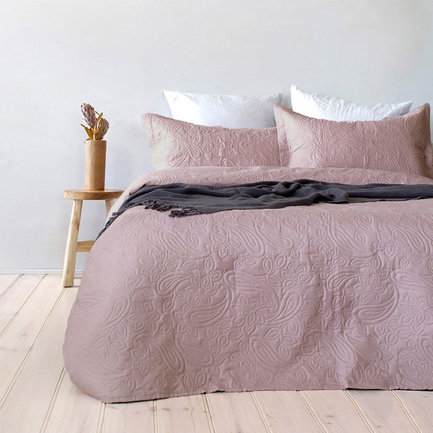 Bambury Paisley Embossed Dusk Coverlet Set Queen/King Tristar Online