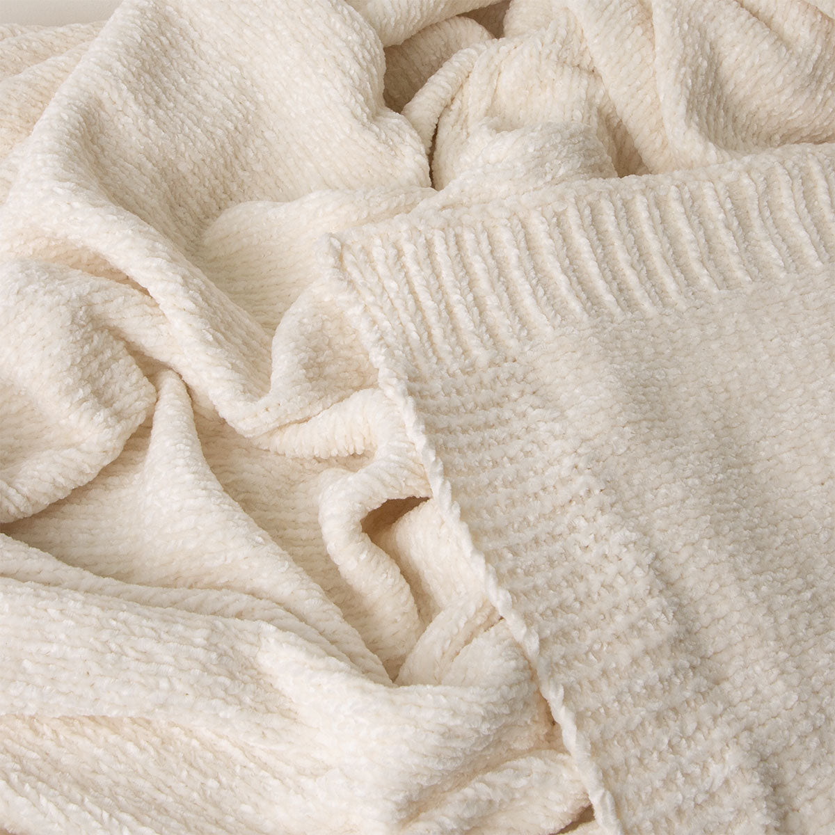 J Elliot Home Leslie Chenille Throw 130 x 160 cm Ivory Tristar Online