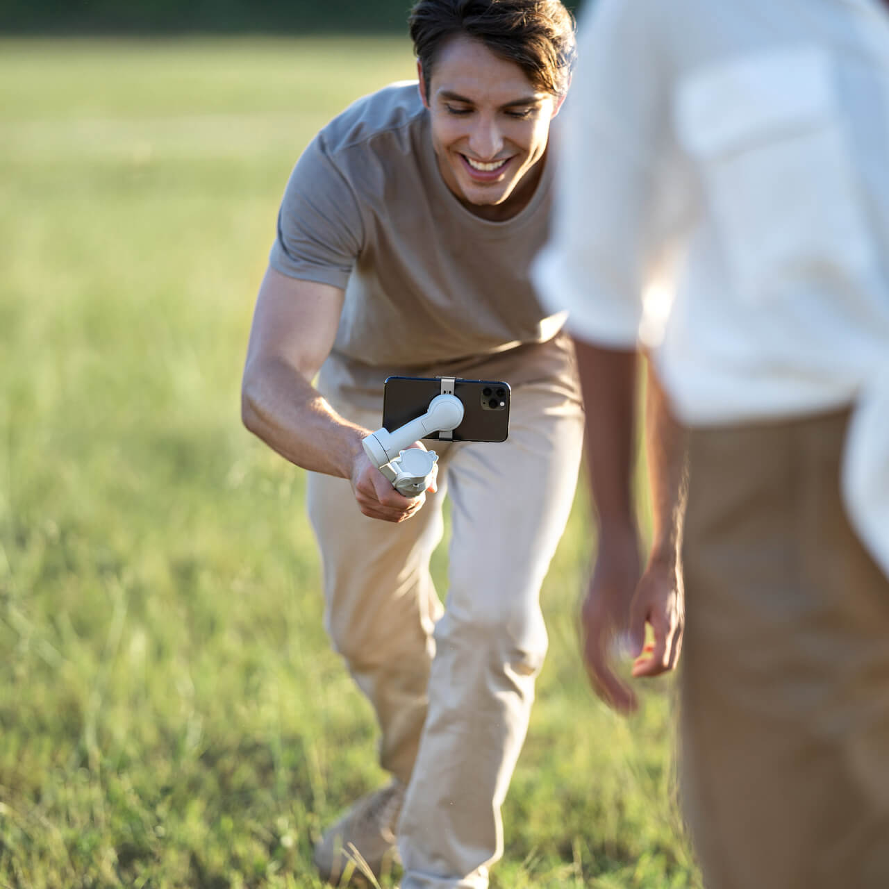 DJI OM 4 SE - Handheld 3-Axis Smartphone Gimbal Stabilizer with Grip, Tripod DJI